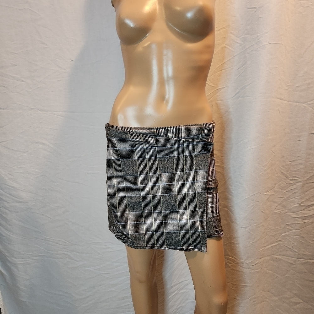3/$25 Garage plaid mini skirt